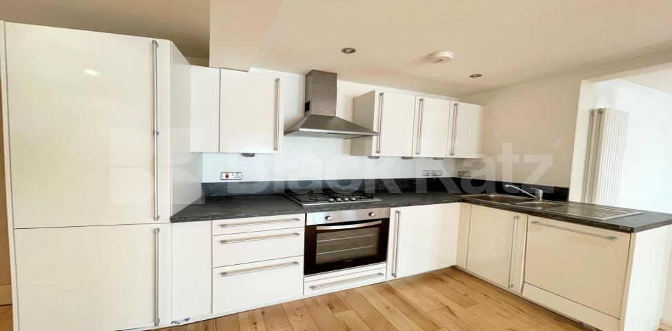 			LET , 2 Bedroom, 2 bath, 1 reception Apartment			 Kamen House - Magdalen Street, London Bridge